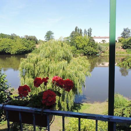 Le Jardin Des Cygnes Bed & Breakfast Pineuilh Dış mekan fotoğraf