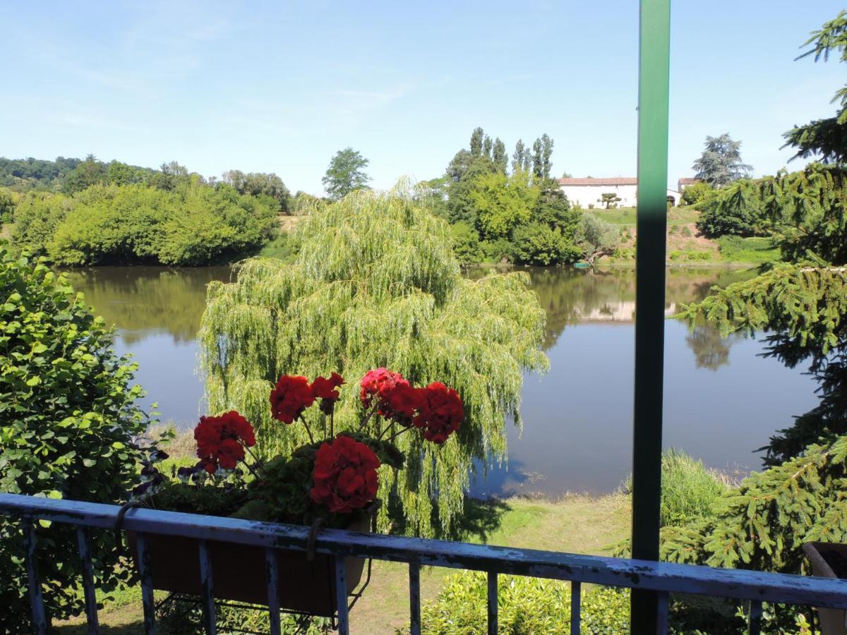 Le Jardin Des Cygnes Bed & Breakfast Pineuilh Dış mekan fotoğraf